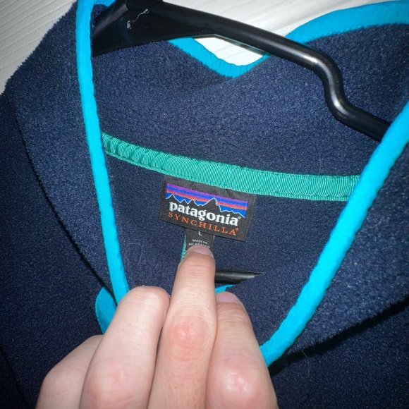 Patagonia Sweatshirt - Picture 2 of 3